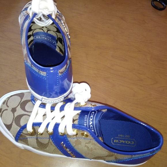 A gorgeous and low top women's Coach low top - Picture 1 of 3